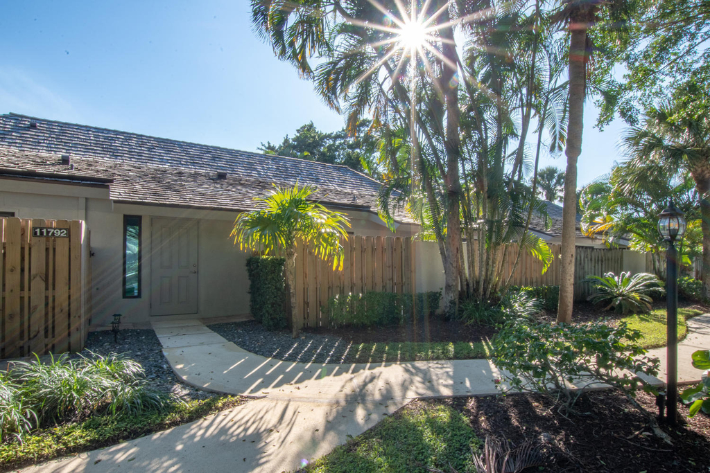 11792 Wimbledon Circle - Photo 1