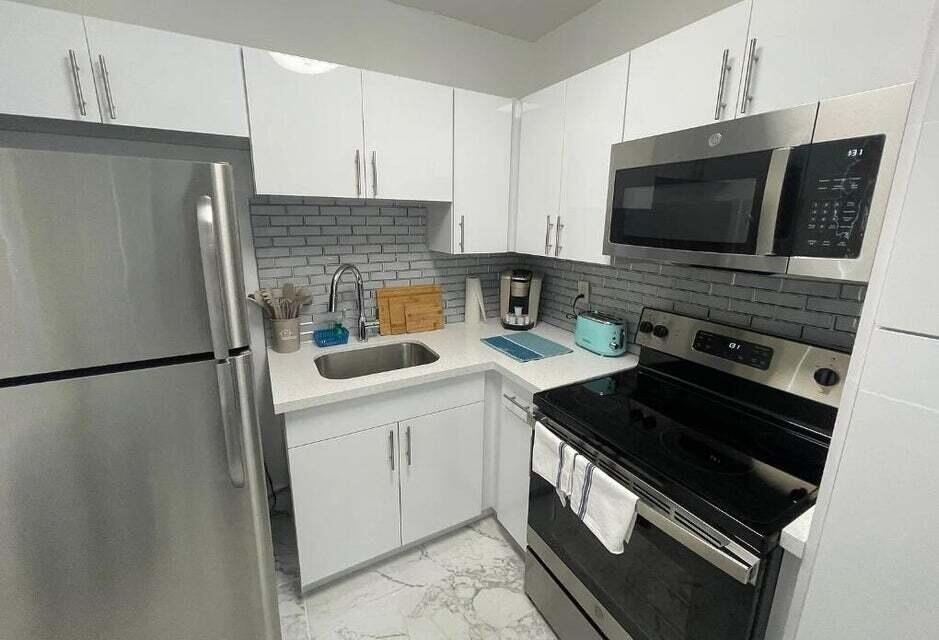 201 S Ocean Boulevard - Photo 2