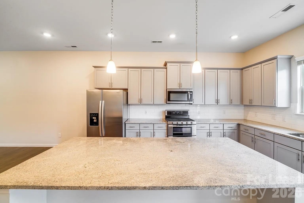 9420 Ainslie Downs Street - Photo 3