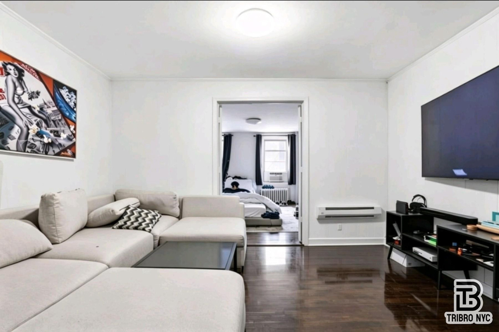 West 49th Street - Photo 3