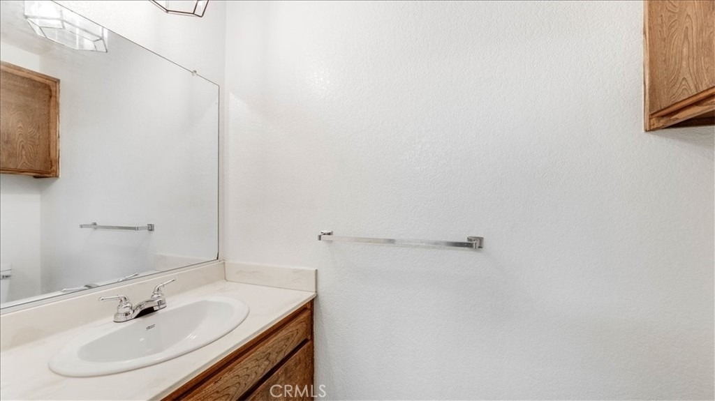 636 E Harvard Road - Photo 4