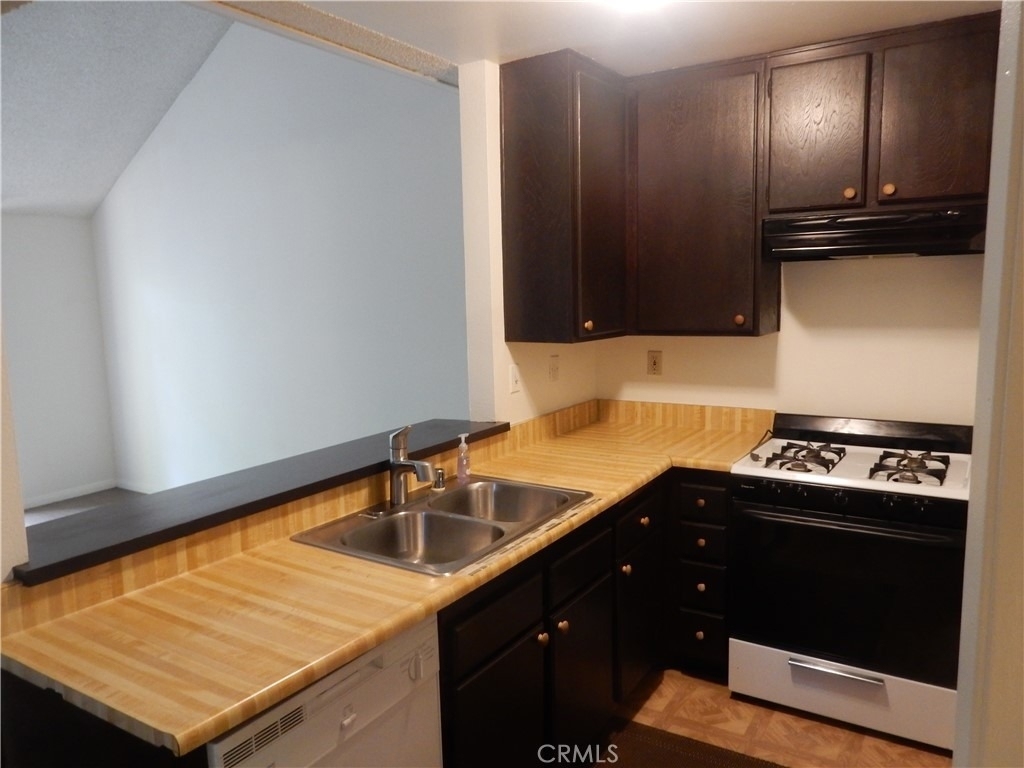 7101 Farralone Avenue - Photo 9