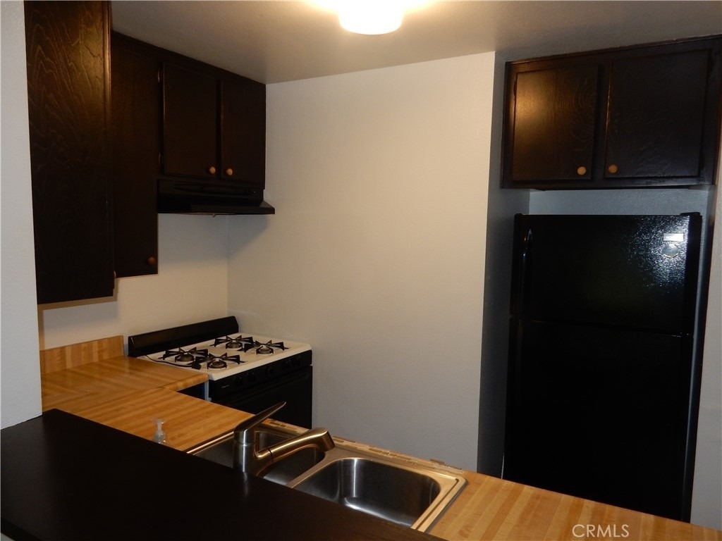 7101 Farralone Avenue - Photo 8