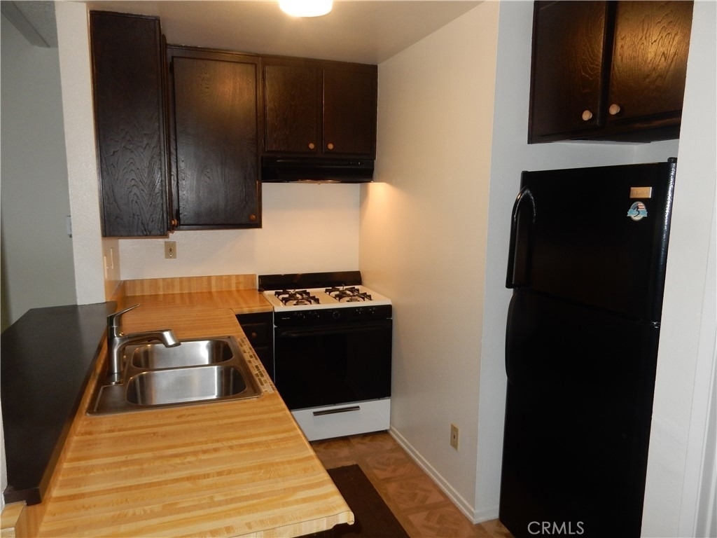 7101 Farralone Avenue - Photo 7