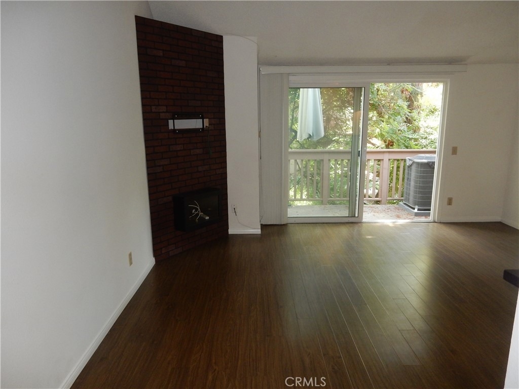 7101 Farralone Avenue - Photo 4