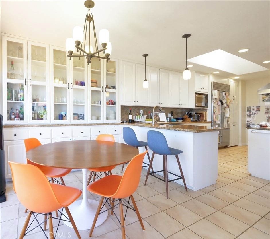 345 Palos Verdes Drive W - Photo 4