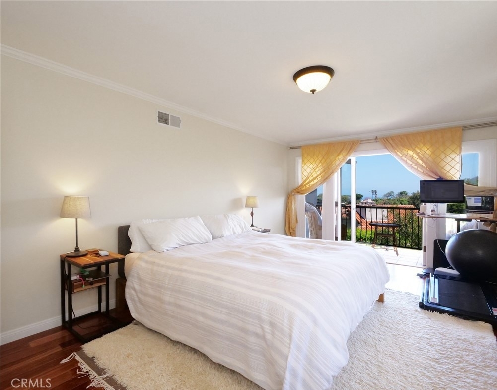 345 Palos Verdes Drive W - Photo 12