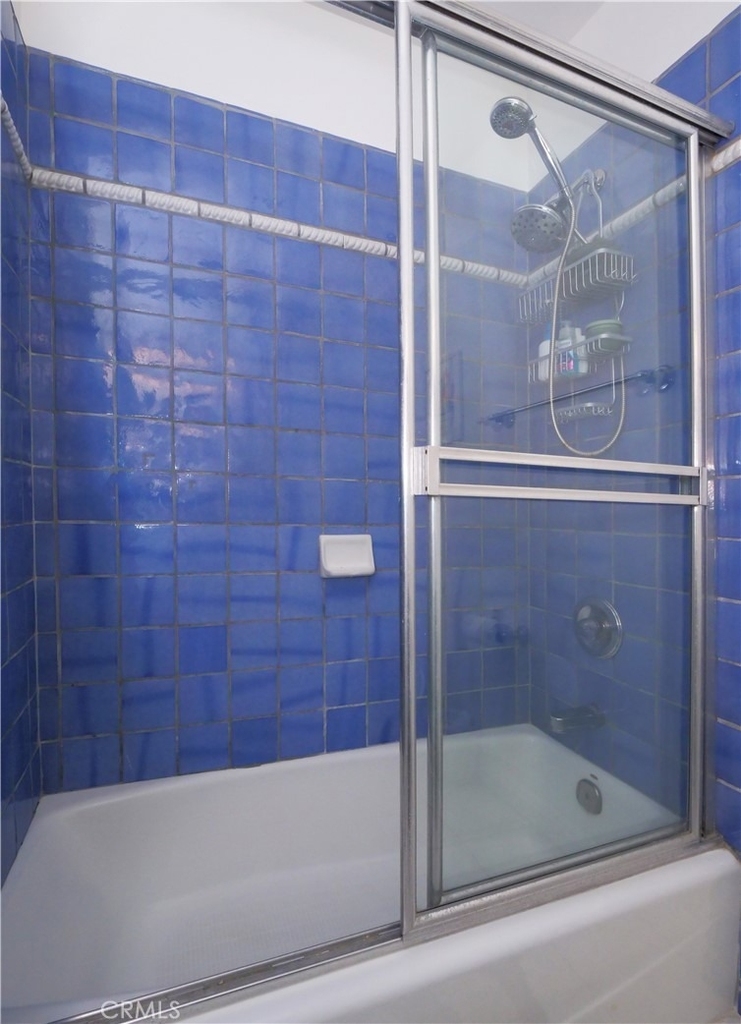 345 Palos Verdes Drive W - Photo 25
