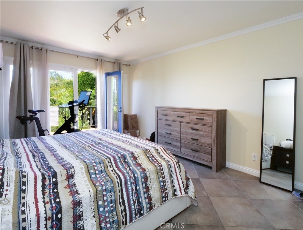 345 Palos Verdes Drive W - Photo 21
