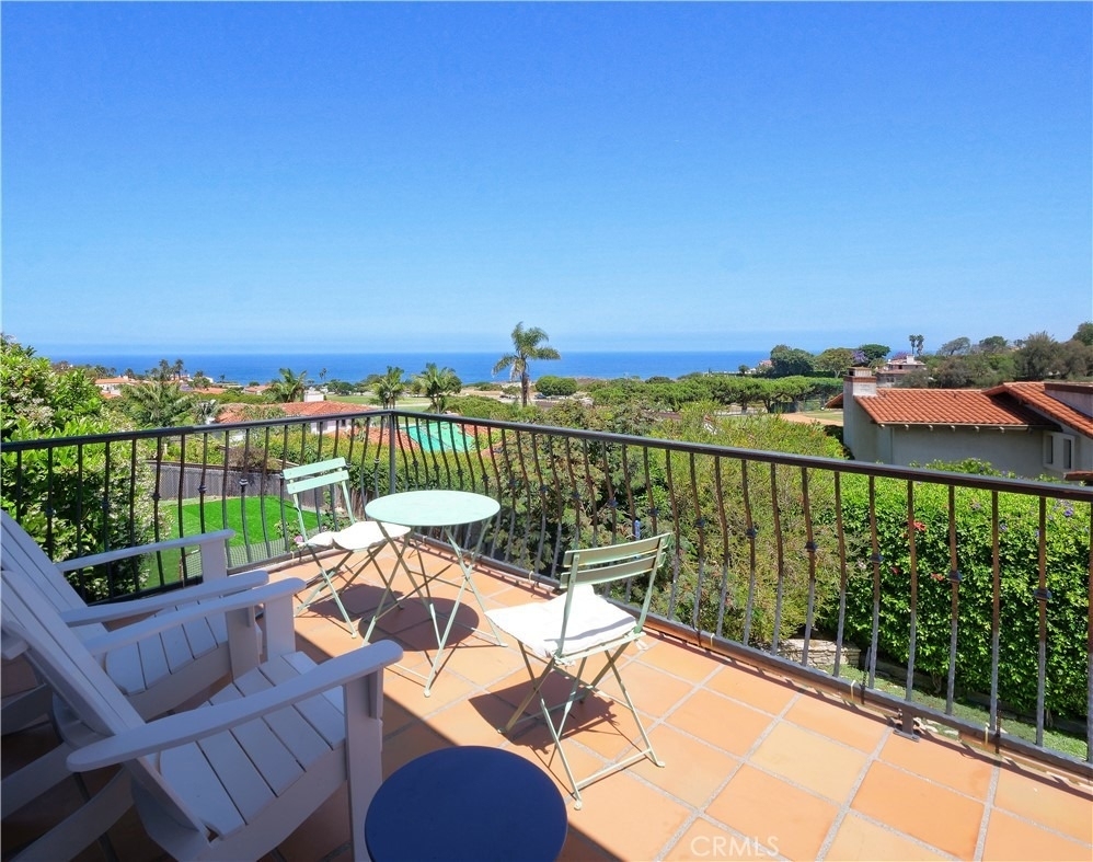 345 Palos Verdes Drive W - Photo 7