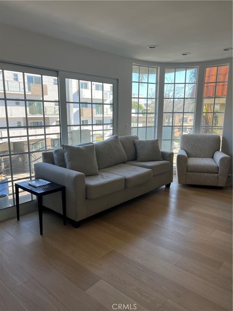 1817 Selby Ave - Photo 5