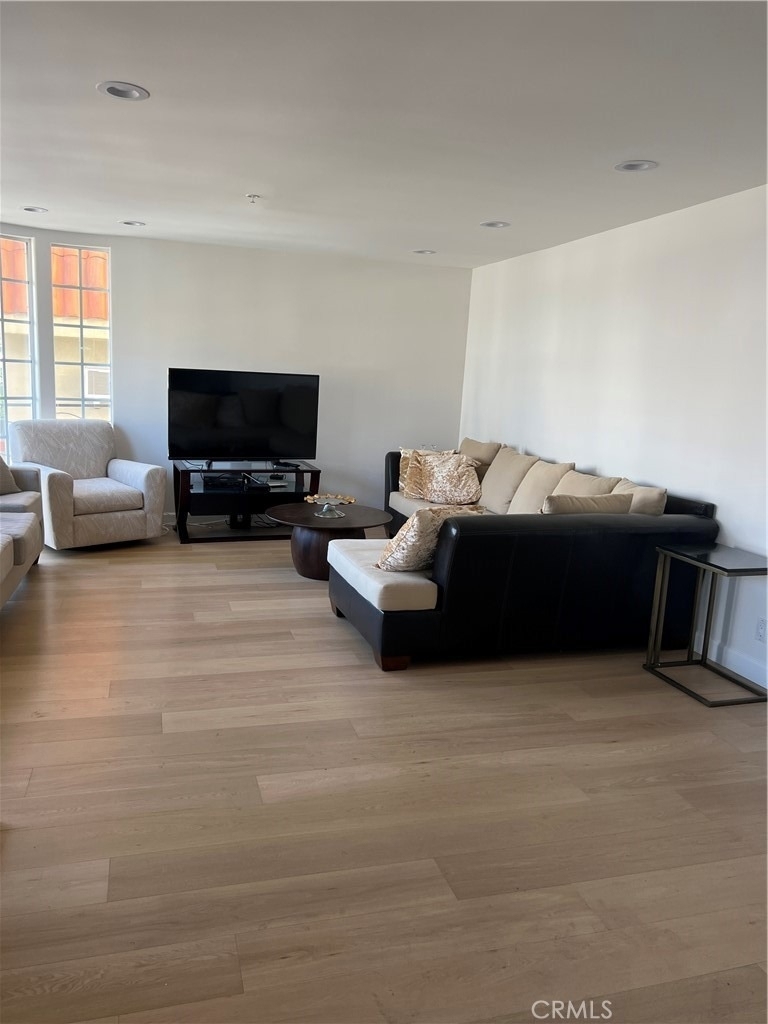 1817 Selby Ave - Photo 4