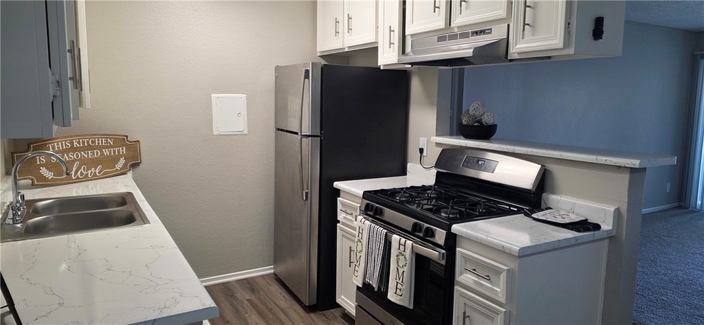 10601 Diana Avenue - Photo 2