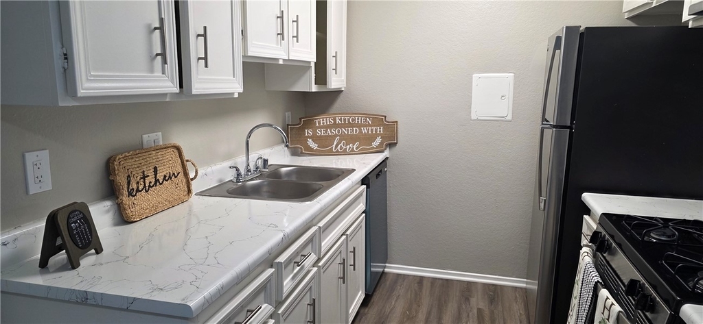 10601 Diana Avenue - Photo 1