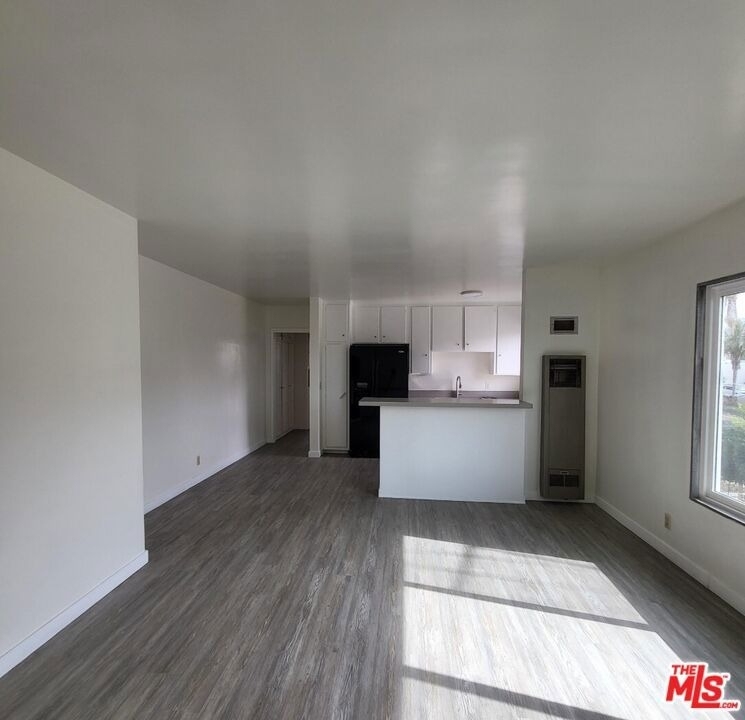 933 S Norton Avenue - Photo 1