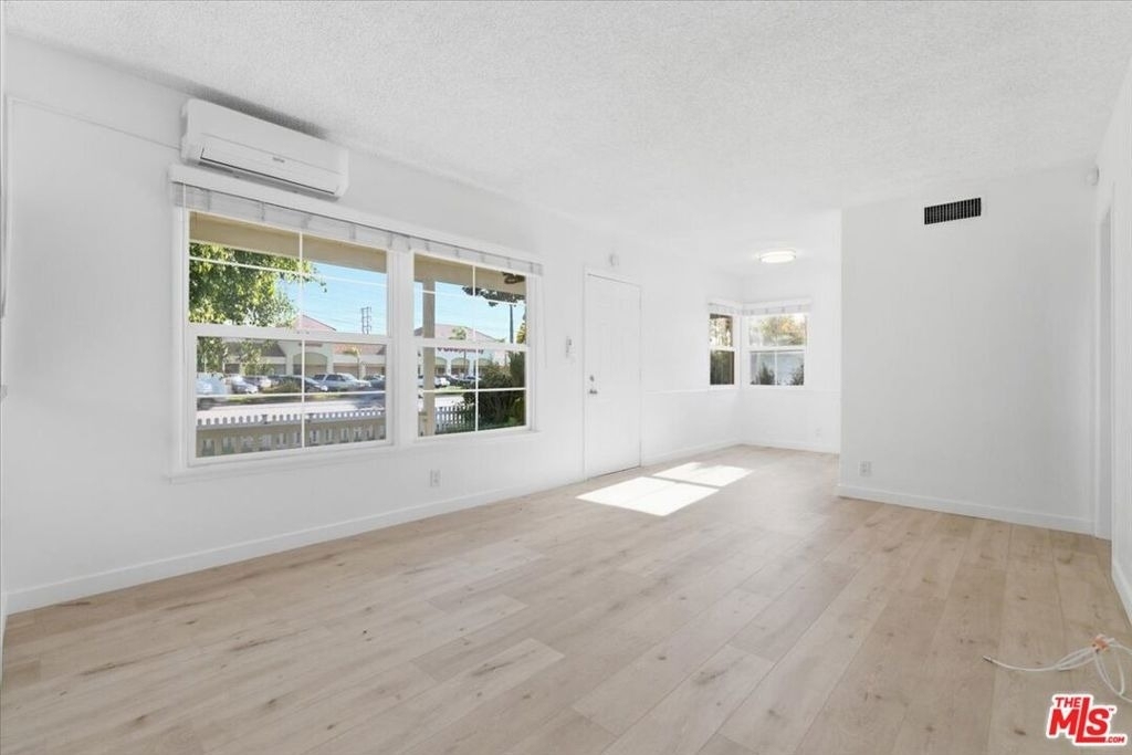 2513 190th Street - Photo 3