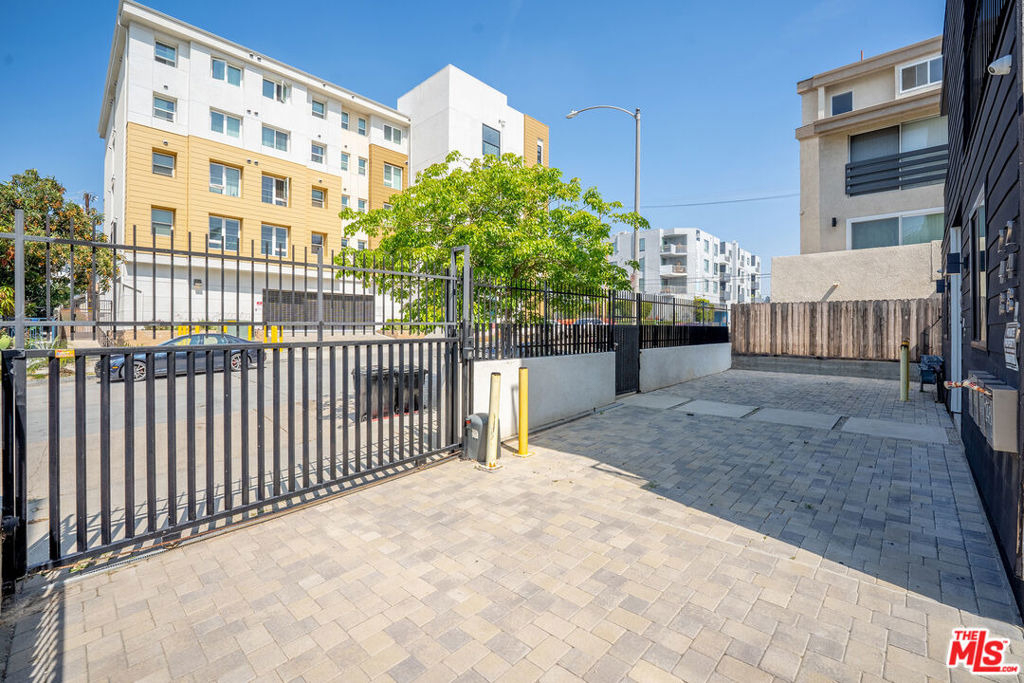 246 N Dillon Street - Photo 6