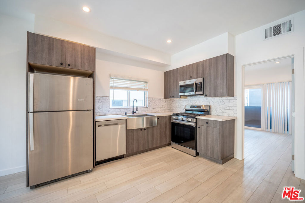 246 N Dillon Street - Photo 0