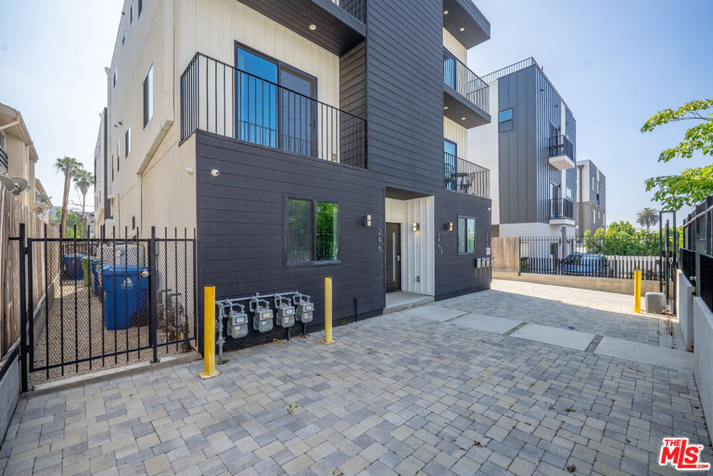 246 N Dillon Street - Photo 4