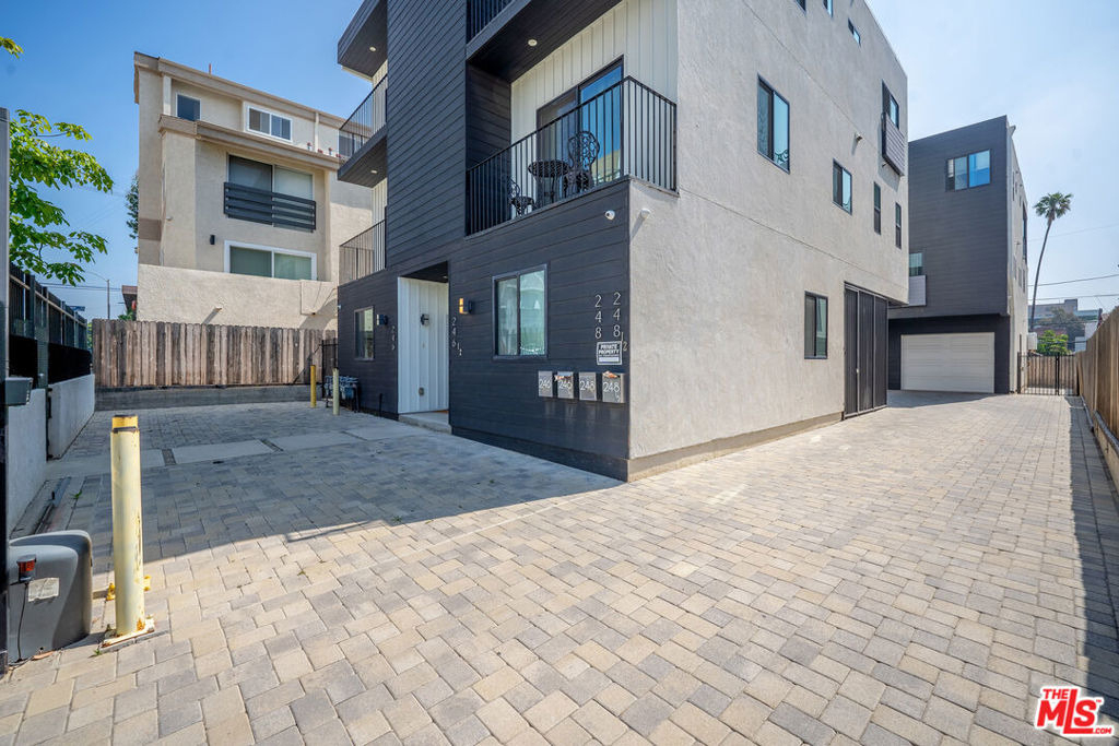 246 N Dillon Street - Photo 3