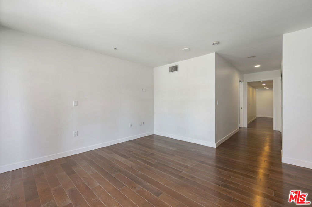 901 S Flower Street - Photo 14