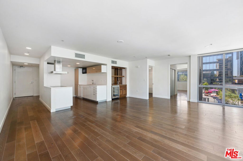 901 S Flower Street - Photo 2