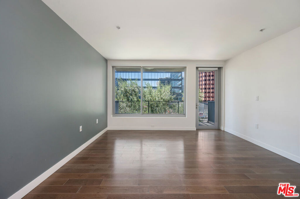 901 S Flower Street - Photo 10