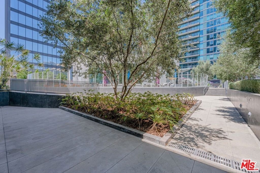 901 S Flower Street - Photo 16