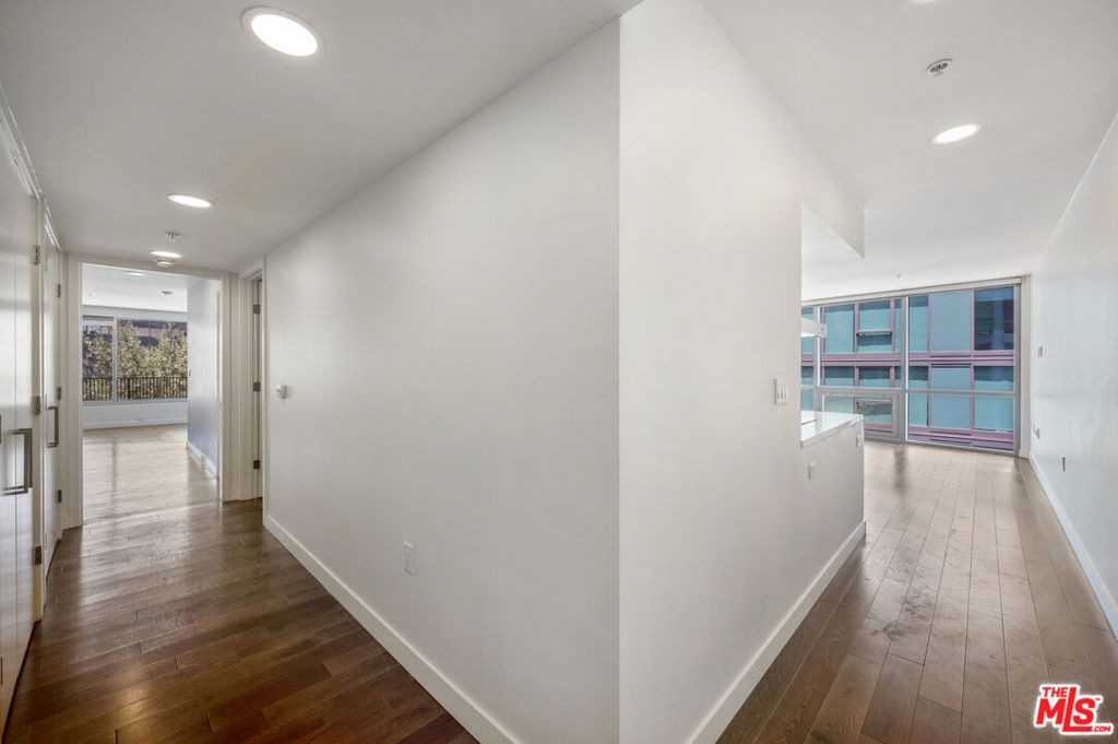 901 S Flower Street - Photo 8