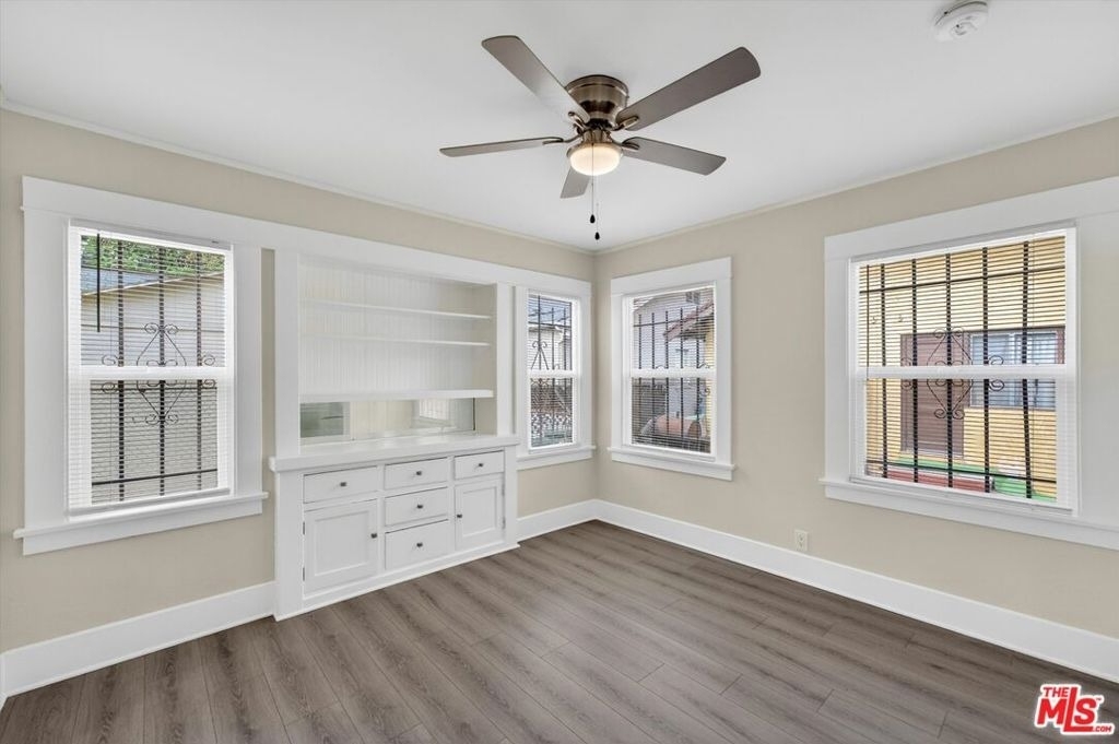 5008 S Wilton Place - Photo 8
