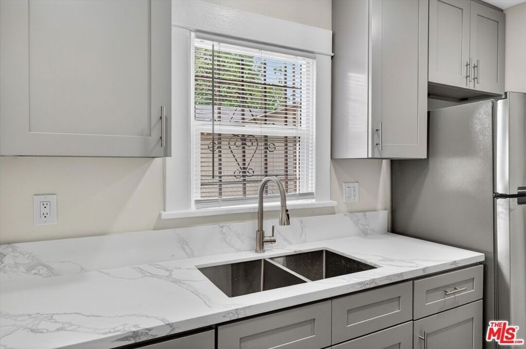 5008 S Wilton Place - Photo 15