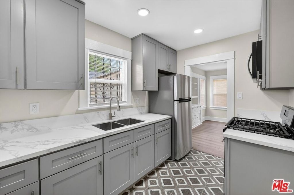 5008 S Wilton Place - Photo 17