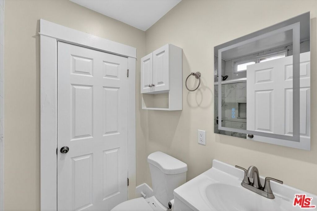 5008 S Wilton Place - Photo 10