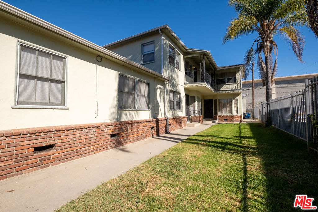11508 Simms Avenue - Photo 1