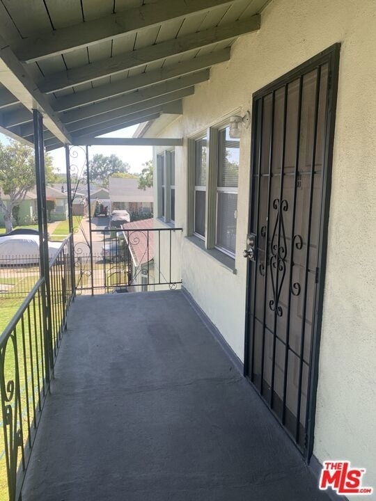 11508 Simms Avenue - Photo 3