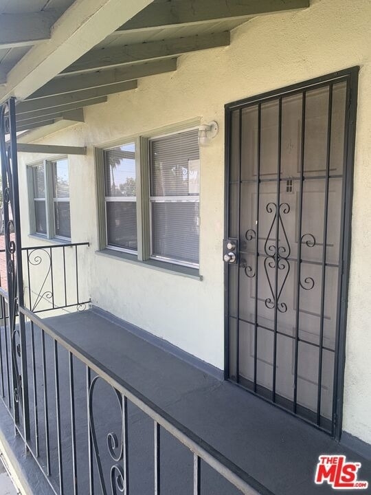 11508 Simms Avenue - Photo 4