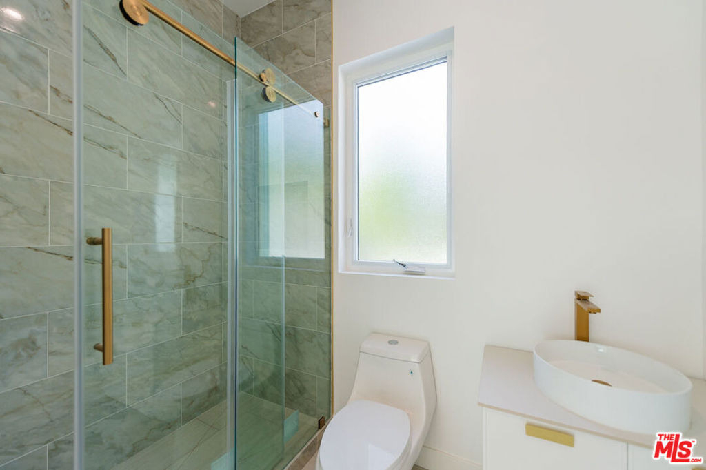 4724 N El Caballero Drive - Photo 10