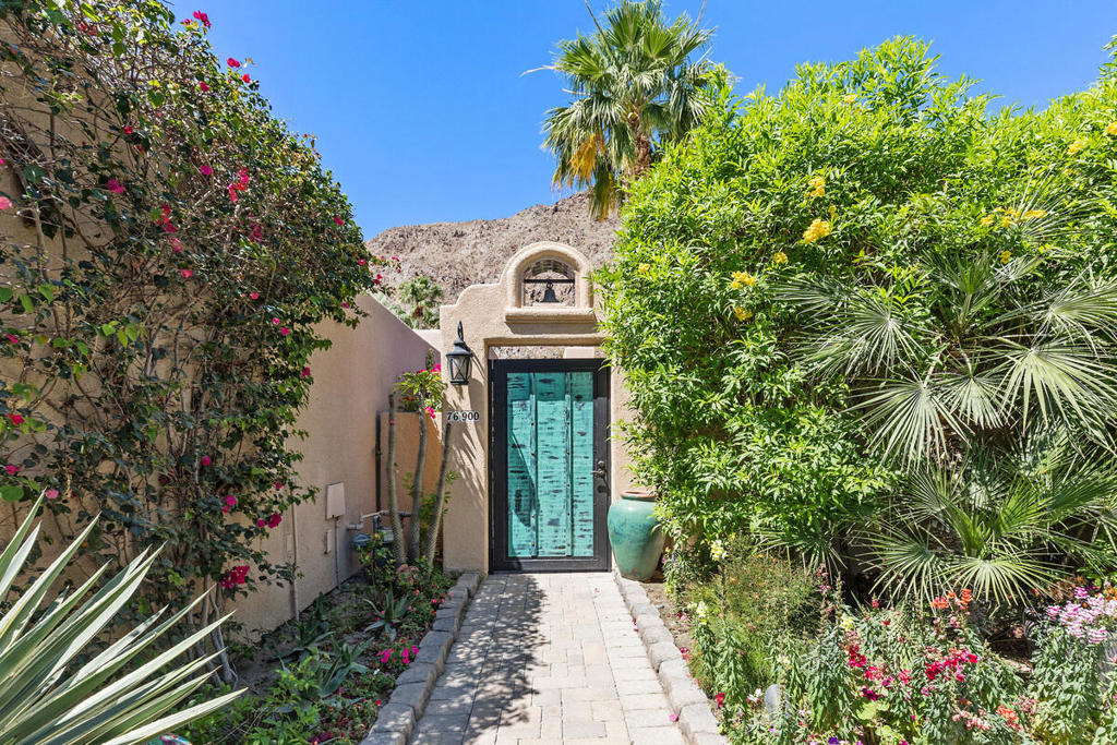 76900 Avenida Fernando - Photo 1