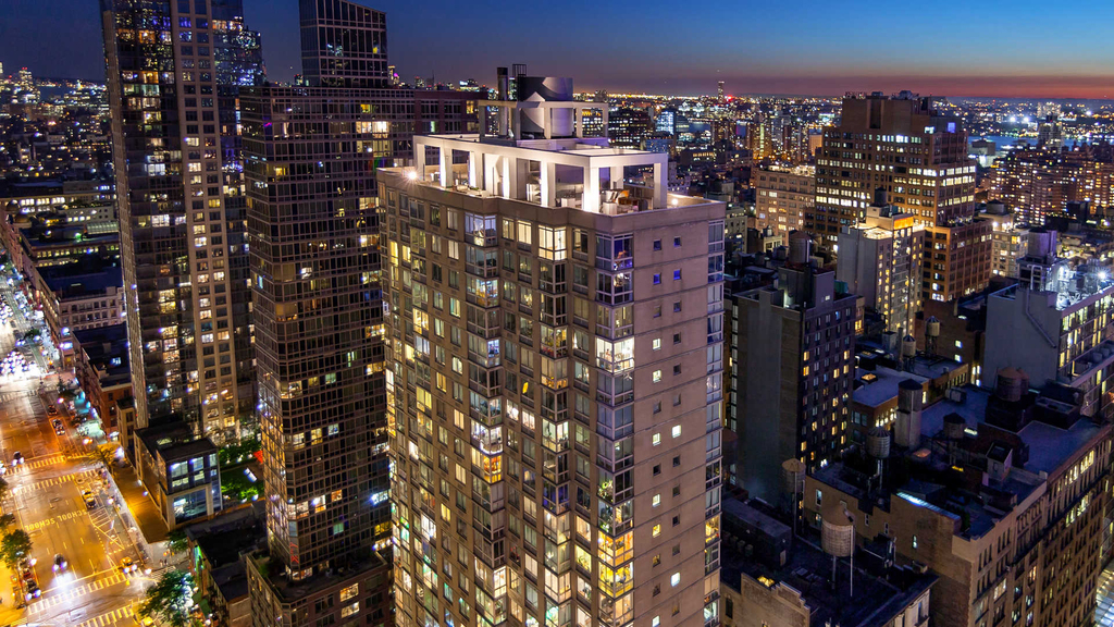 777 6th Avenue - Photo 2