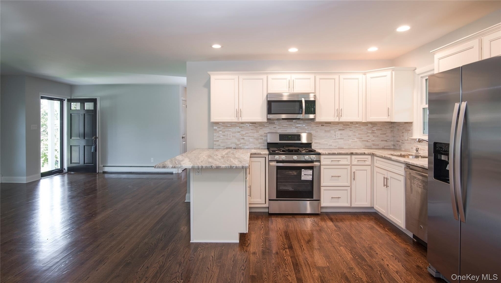16 Elmwood Drive - Photo 7