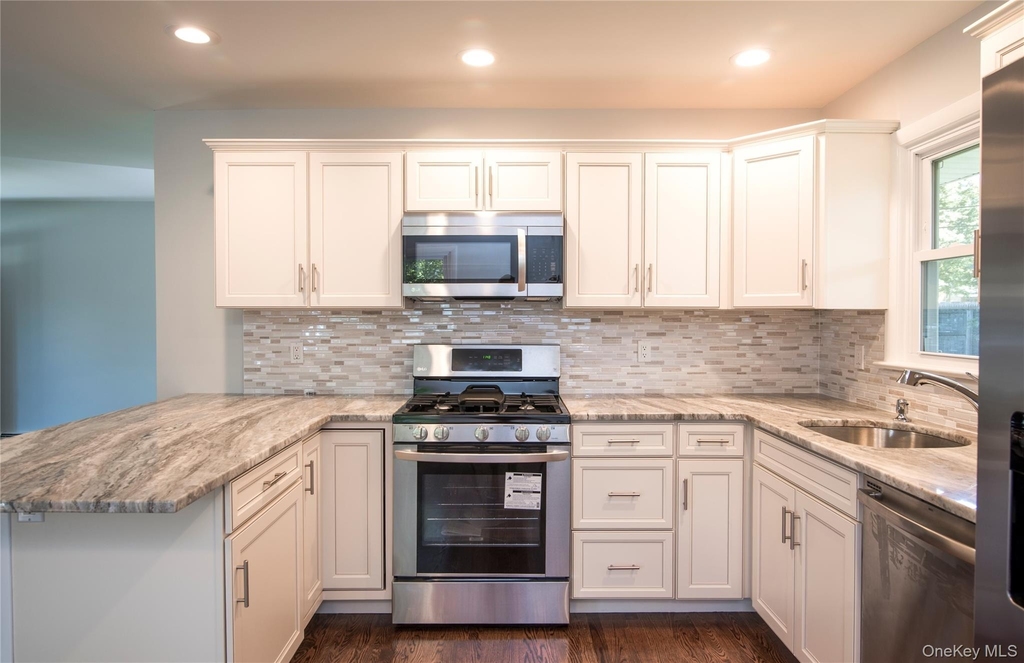 16 Elmwood Drive - Photo 9