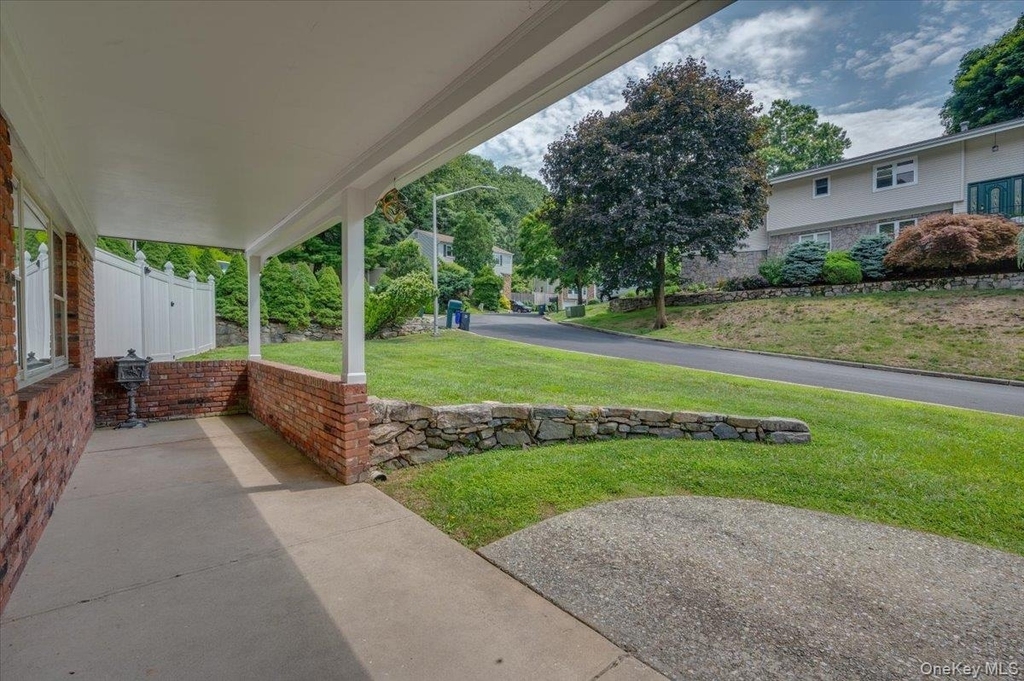 7 Shaw Lane - Photo 2