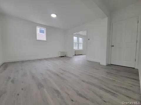 23-25 Lincoln Street - Photo 2