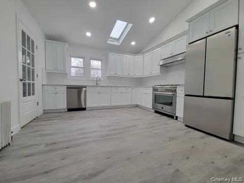 23-25 Lincoln Street - Photo 1