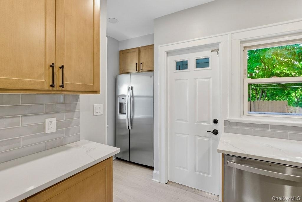 526 Carroll Avenue - Photo 4