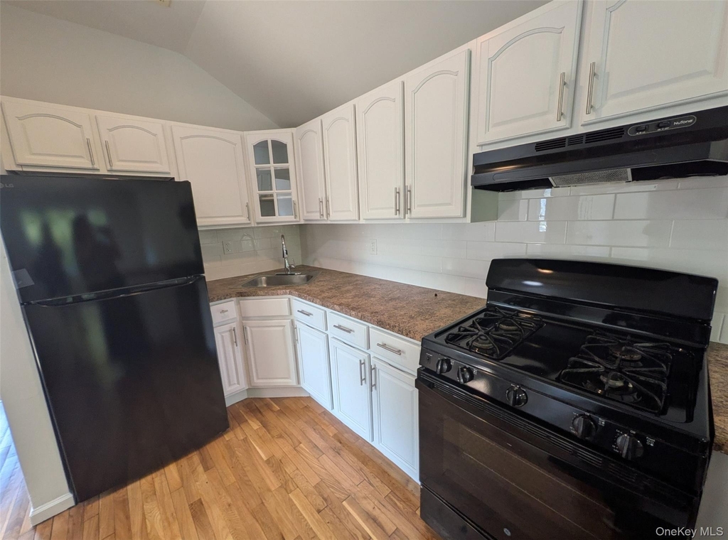 174-17 129th Avenue - Photo 2