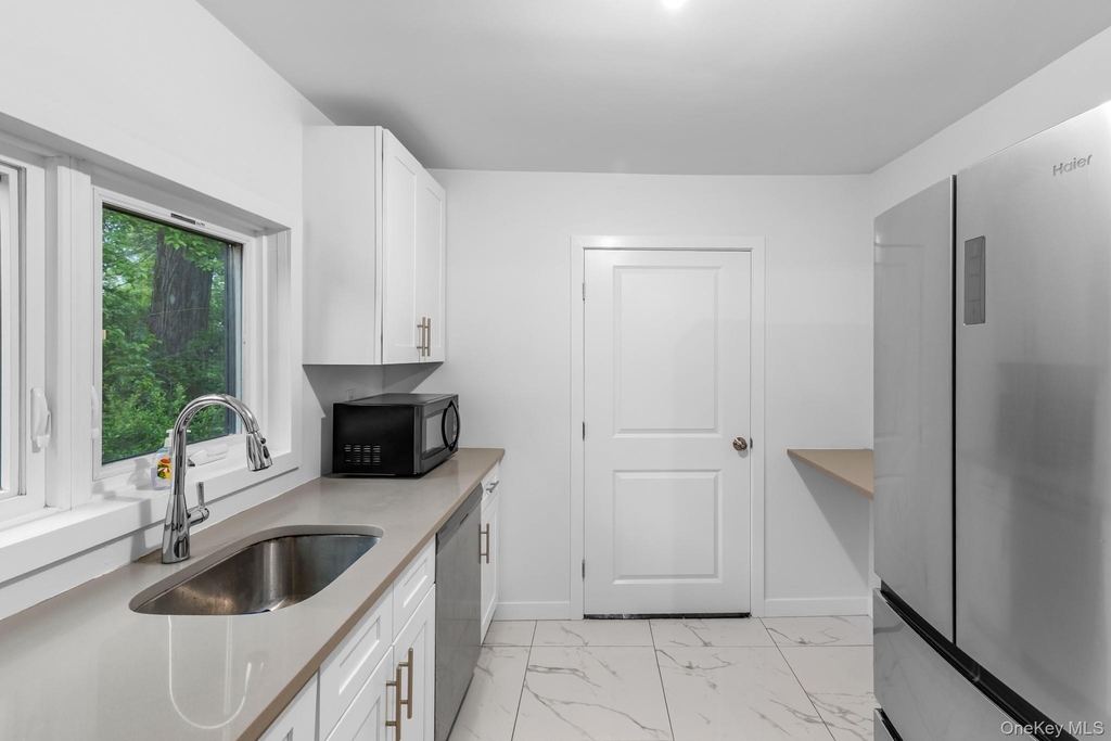 27 Chester Street - Photo 2