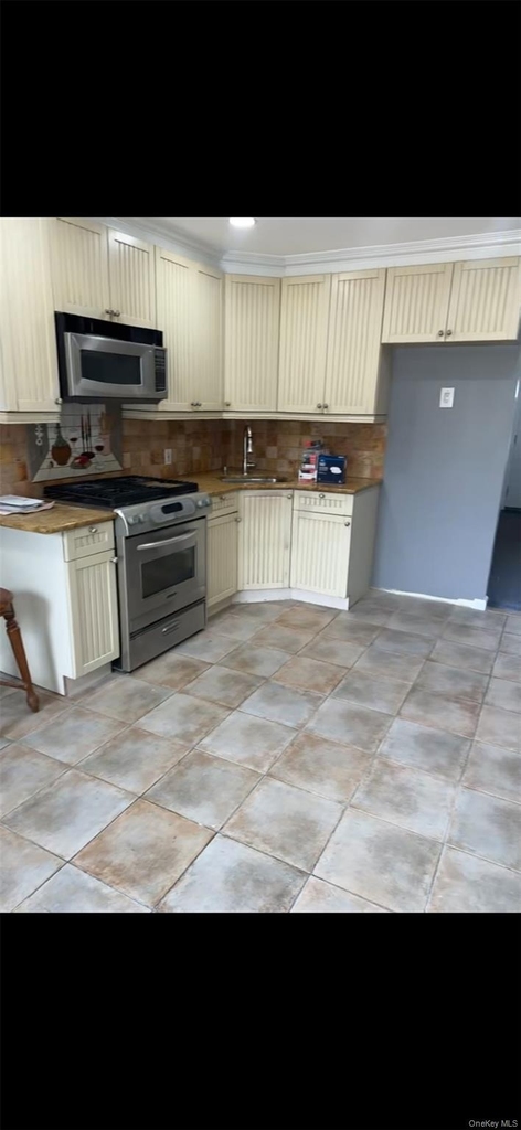 495 Dewitt Avenue - Photo 8