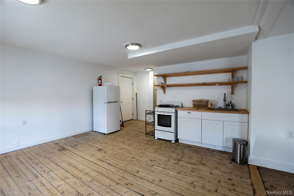 49 Main Street - Photo 8