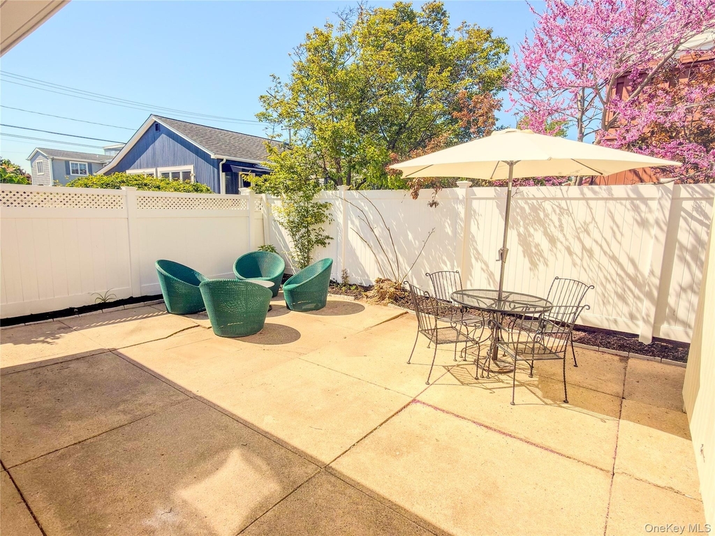 23 Garden City Avenue - Photo 14